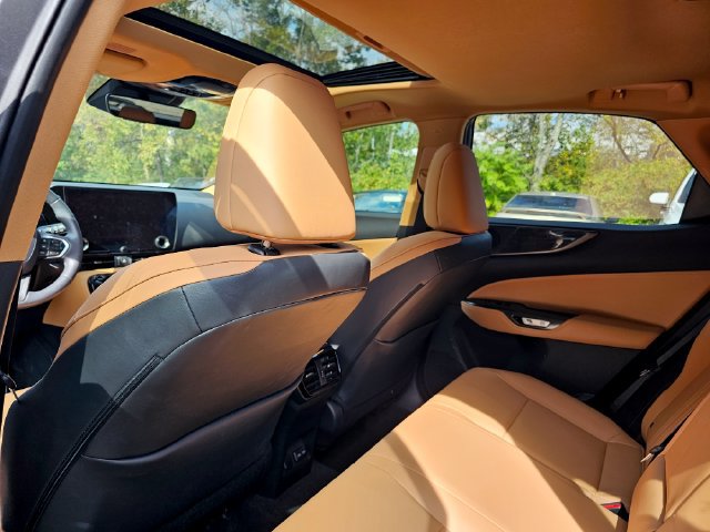 Used 2024 Lexus NX 250 FWD w/ Cold Area Package image 8