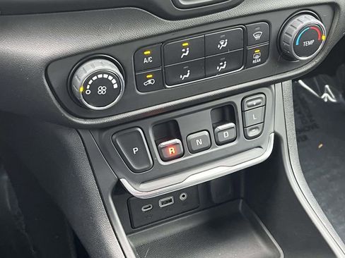 Certified 2020 GMC Terrain SLE image 28