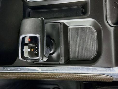 Used 2024 Chevrolet Silverado 1500 LT Trail Boss w/ LT Trail Boss Premium Package AWD/4WD image 17