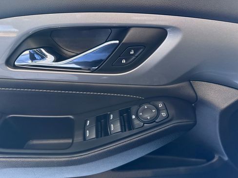 Certified 2023 Chevrolet Traverse LT image 27