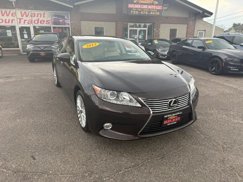Used 2013 Lexus ES 350 w/ Luxury Pkg FWD image 2