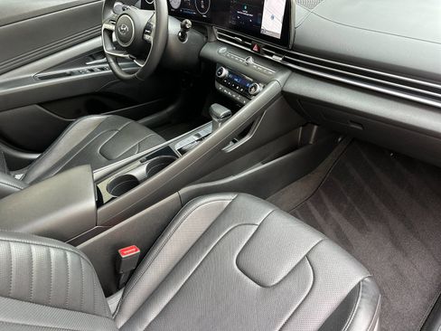 Used 2022 Hyundai Elantra Limited w/ Cargo Package image 16