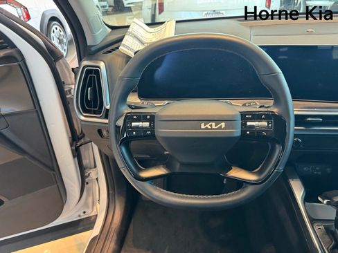 New 2026 Kia Sorento LX FWD image 16