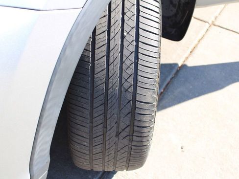 Used 2017 Toyota Highlander Limited Platinum image 13