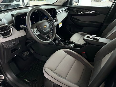 Used 2026 Chevrolet TrailBlazer LS w/ LS Convenience Package FWD image 11