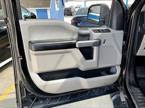 Used 2018 Ford F150 XLT w/ Equipment Group 302A Luxury AWD/4WD image 21