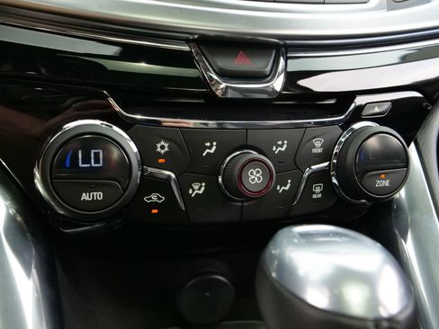 Used 2015 Chevrolet SS RWD image 7