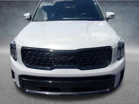 Used 2025 Kia Telluride EX X-Line AWD/4WD image 2