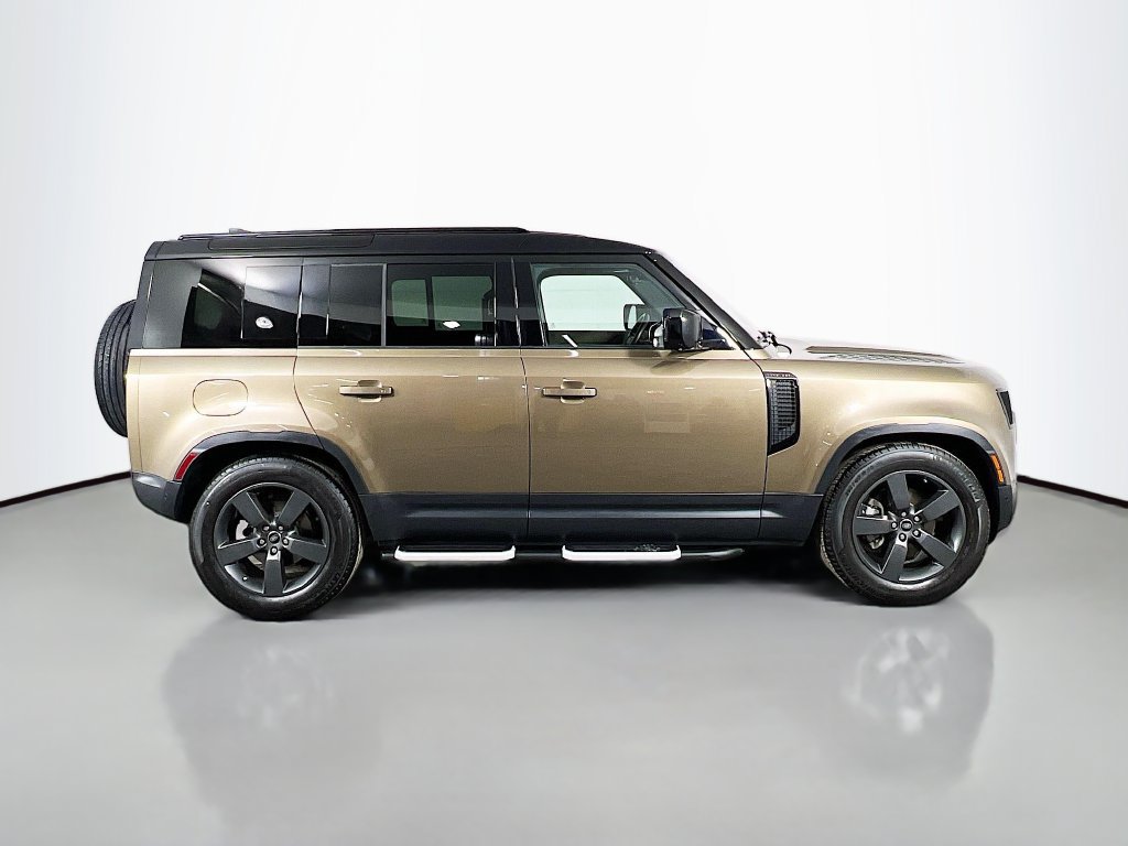 Used 2021 Land Rover Defender 110 S AWD/4WD image 4