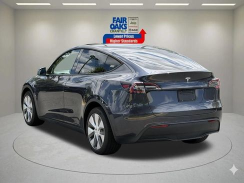 Used 2024 Tesla Model Y Long Range AWD/4WD image 9
