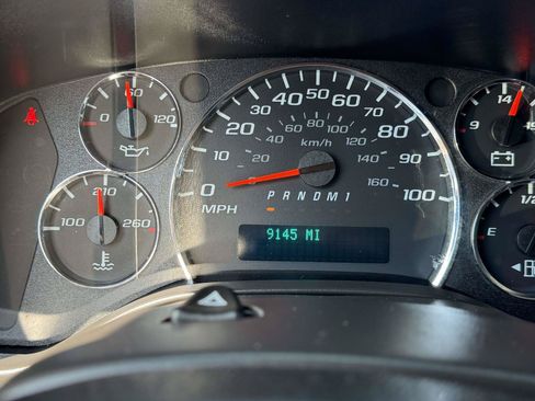 Used 2025 GMC Savana 2500 w/ Driver Convenience Package RWD image 26