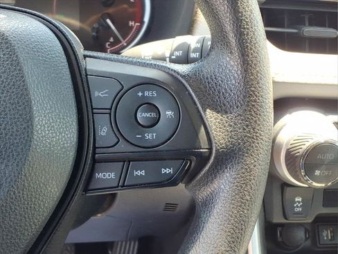 Used 2024 Toyota RAV4 XLE FWD image 12