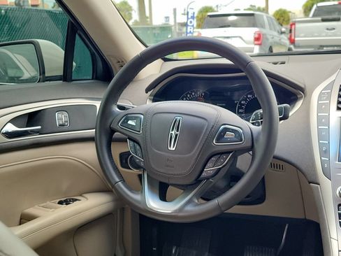 Used 2020 Lincoln MKZ FWD image 13