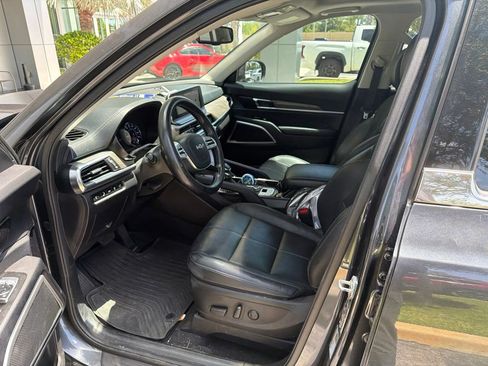 Certified 2022 Kia Telluride EX w/ EX Premium Package FWD image 5