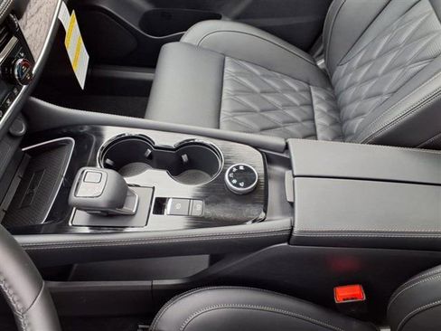 New 2025 Nissan Rogue Platinum w/ Platinum Premium Package image 16