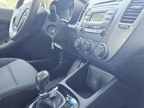 Used 2017 Kia Forte LX image 14