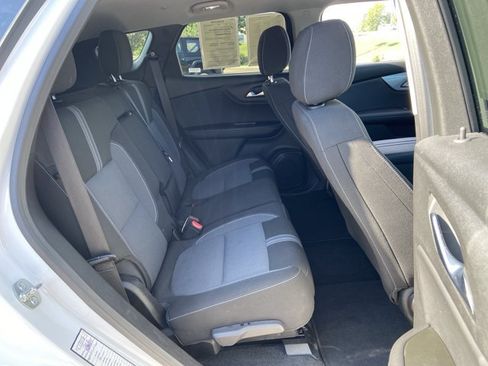 Used 2025 Chevrolet Blazer LT FWD image 14