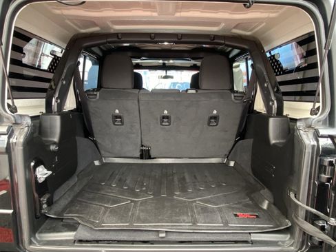 Used 2020 Jeep Wrangler Unlimited Sport S AWD/4WD image 15