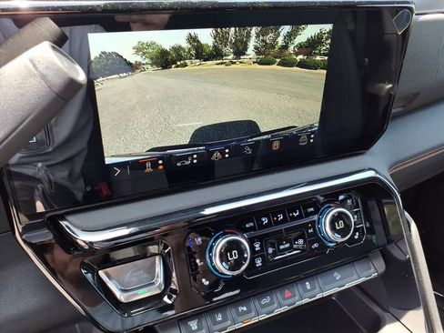 New 2026 GMC Sierra 2500 AT4 w/ AT4 Preferred Package AWD/4WD image 18