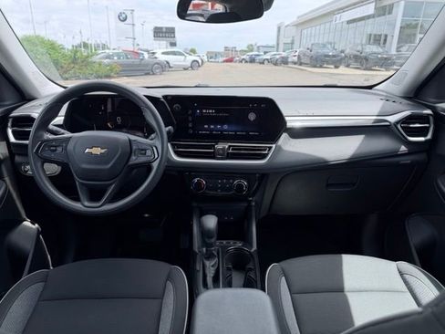 Used 2025 Chevrolet TrailBlazer LT AWD/4WD image 20