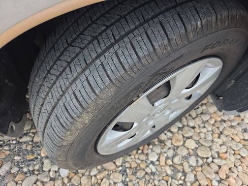 Used 2010 Toyota Camry LE FWD image 13