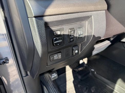 Used 2016 Toyota Tundra SR5 image 12