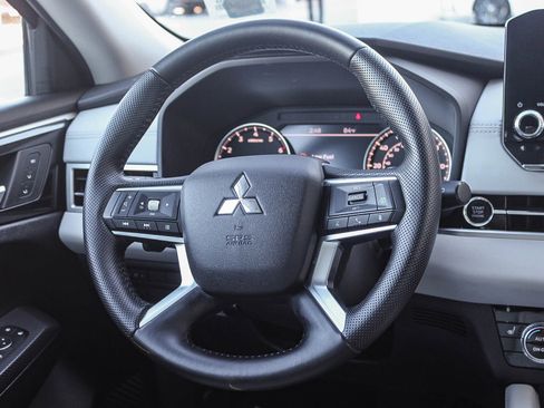 Used 2022 Mitsubishi Outlander SEL image 17