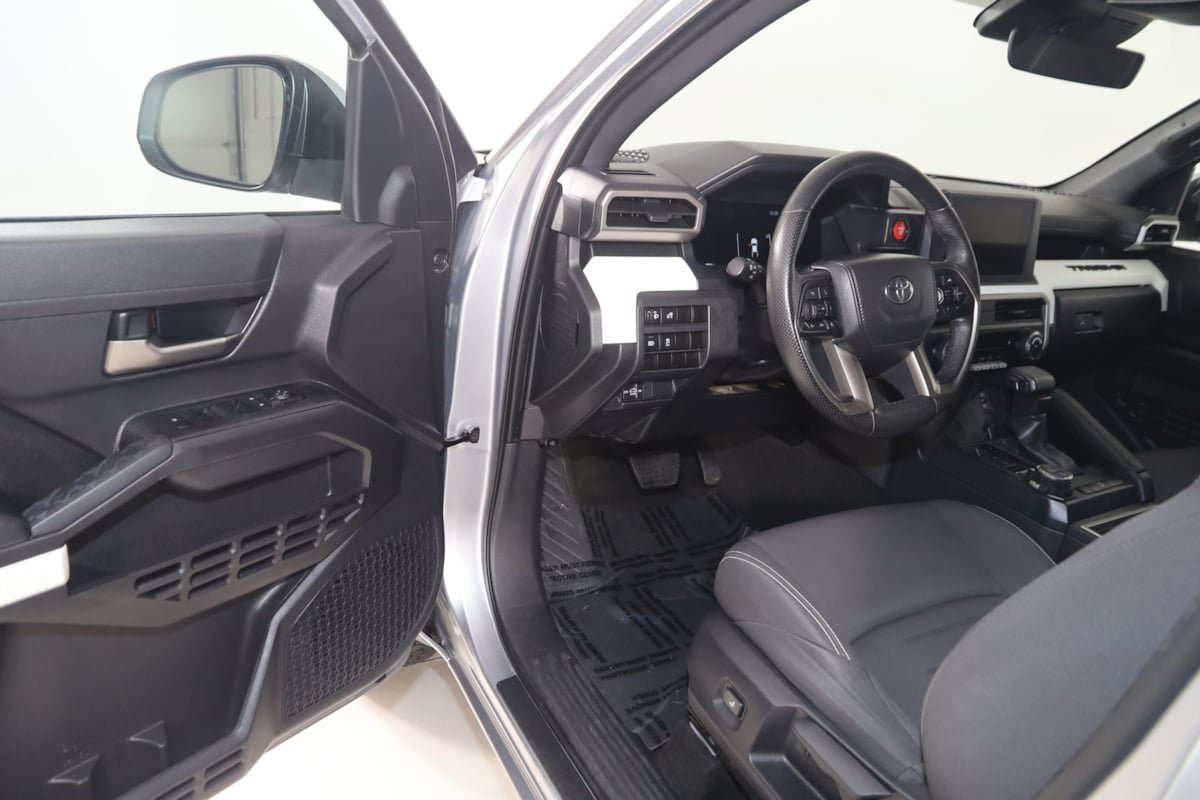 Used 2024 Toyota Tacoma TRD Off-Road AWD/4WD image 40