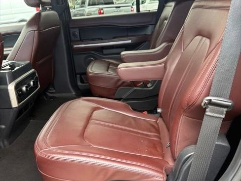 Used 2024 Ford Expedition Limited RWD image 7