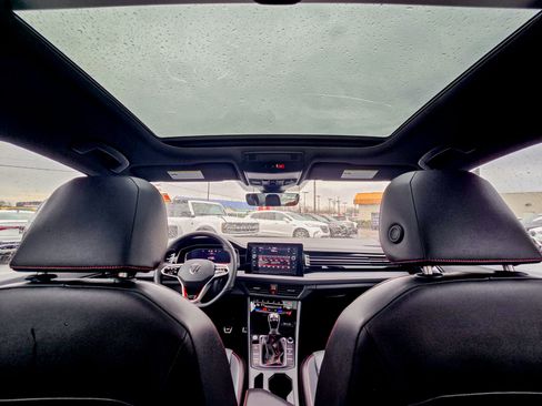 Used 2025 Volkswagen Jetta GLI Autobahn image 11