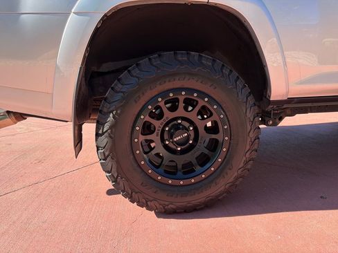 Used 2016 Toyota 4Runner Trail Premium AWD/4WD image 36