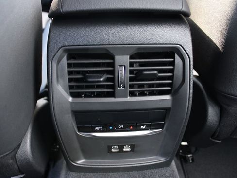 New 2026 BMW 330i xDrive Sedan w/ M Sport Package image 38