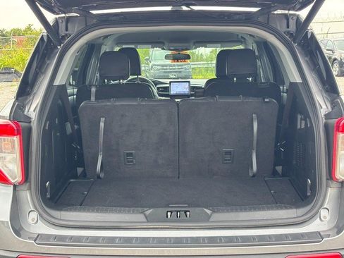 Used 2024 Ford Explorer XLT w/ Equipment Group 202A AWD/4WD image 11
