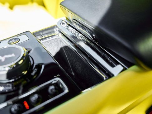 Used 2022 Rolls-Royce Cullinan Black Badge w/ Dark Exterior Package image 71