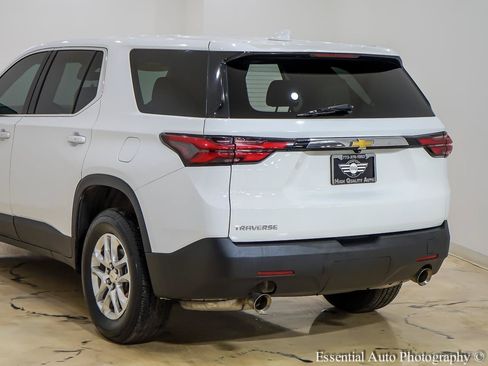 Used 2023 Chevrolet Traverse LS w/ Safety Package AWD/4WD image 9