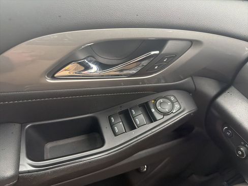 Used 2023 Chevrolet Traverse LT w/ Midnight/Sport Edition image 19