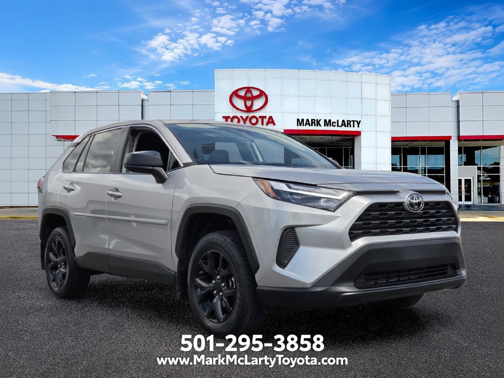 Used 2023 Toyota RAV4 LE FWD image 7