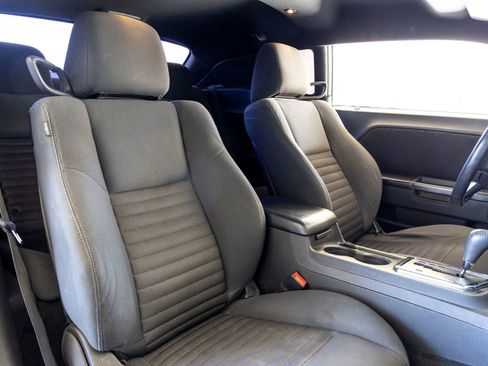 Used 2012 Dodge Challenger SXT image 23