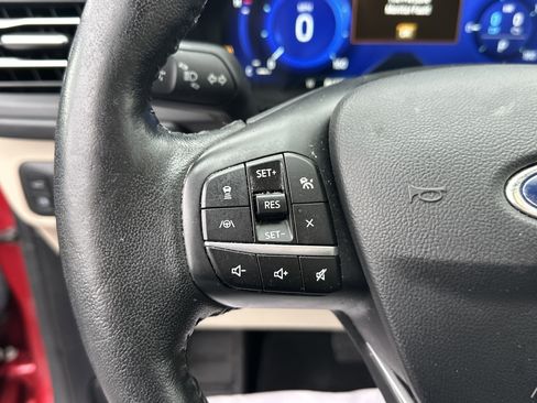 Used 2020 Ford Escape Titanium image 17