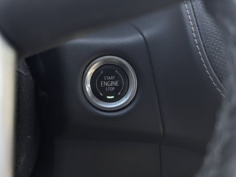 Used 2021 GMC Yukon XL SLT image 31