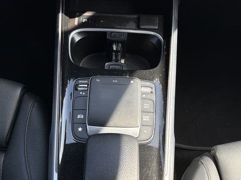 Certified 2023 Mercedes-Benz GLB 250 4MATIC image 21