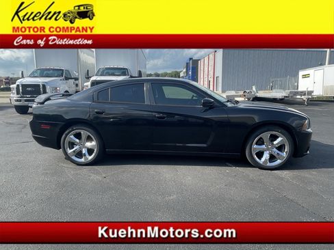 Used 2013 Dodge Charger SXT RWD image 1