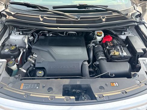 Used 2017 Ford Explorer Platinum AWD/4WD image 37