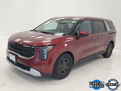 Used 2025 Kia Carnival