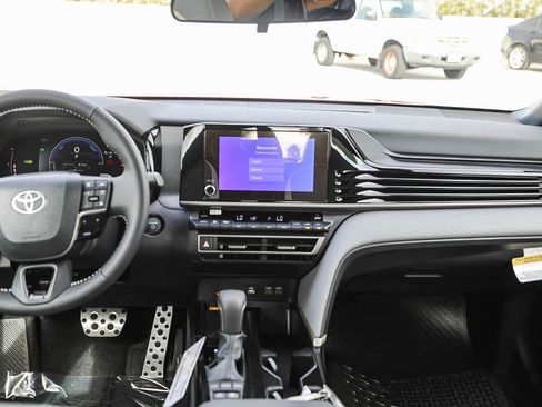 New 2026 Toyota Camry SE image 15