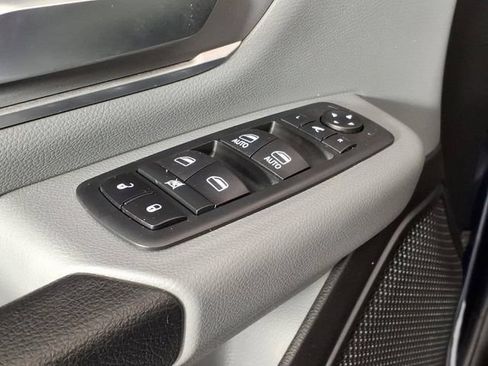 Used 2020 RAM 1500 Big Horn AWD/4WD image 15