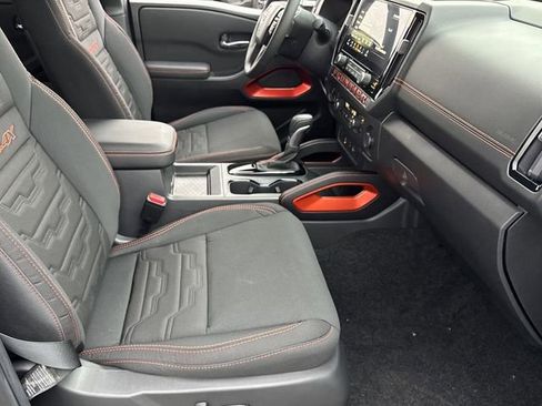 Certified 2025 Nissan Frontier PRO-4X image 22