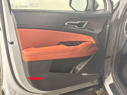 Certified 2023 Kia Sportage SX image 11