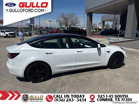 Used 2023 Tesla Model 3 Standard Range image 3