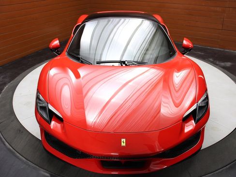 Used 2025 Ferrari 296 GTS image 3